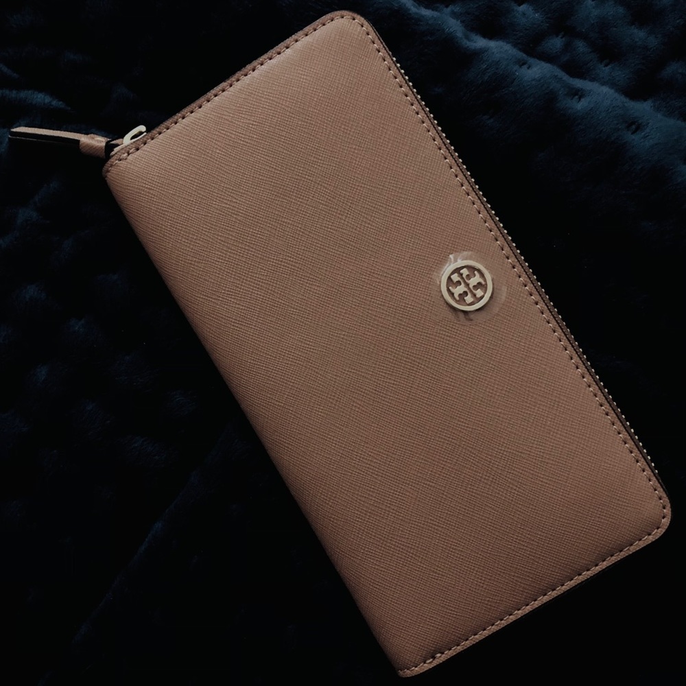 Tory Burch Robinson Zip Continental Wallet